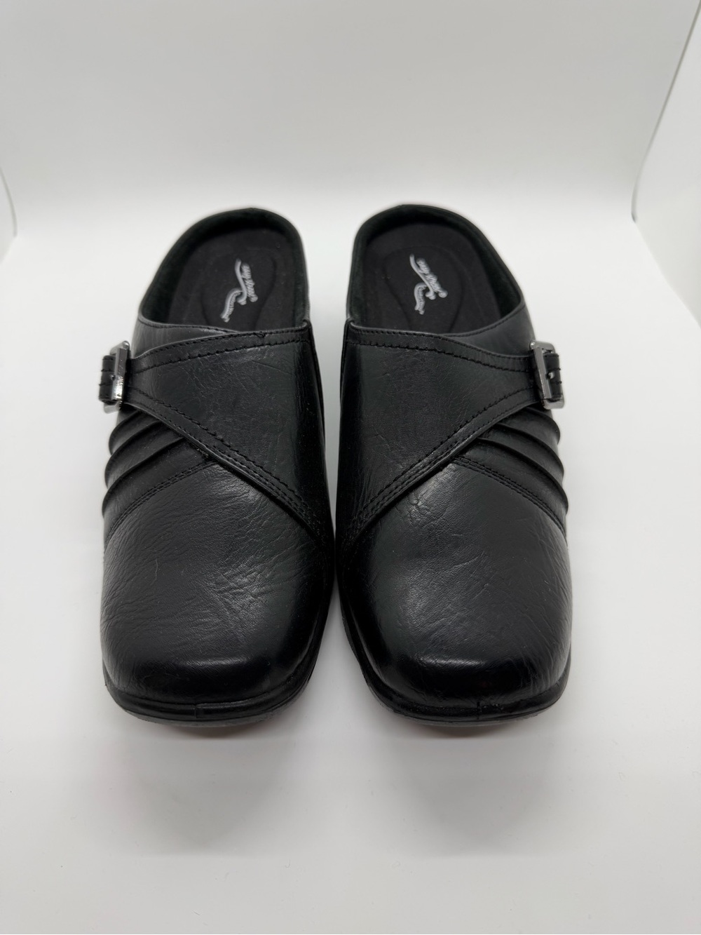 Easy Street mules size 8.5M